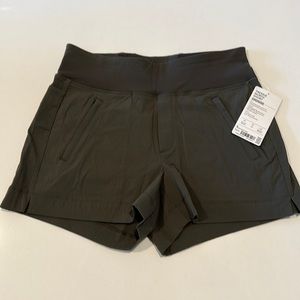 Athleta Trekkie North shorts NWT